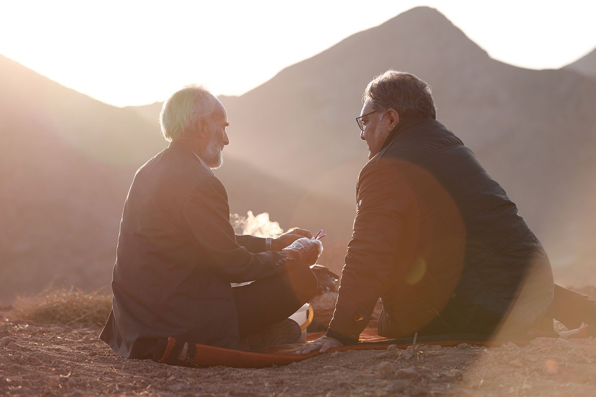 نشان خانوادگی زعفران خانواده‌ی احتشام